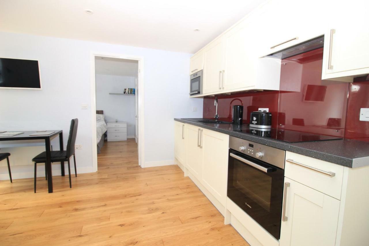 Beautiful Modern Apartment In Bath Zewnętrze zdjęcie