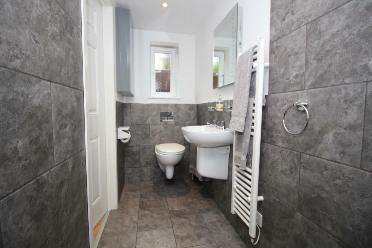 Beautiful Modern Apartment In Bath Zewnętrze zdjęcie
